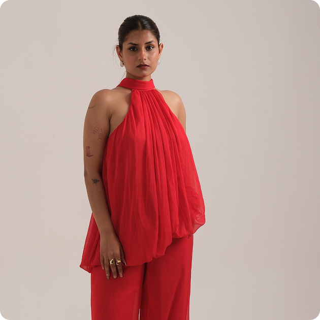 Women's clothing collection featuring elevated essentials and modern wardrobe pieces by YUMIS.