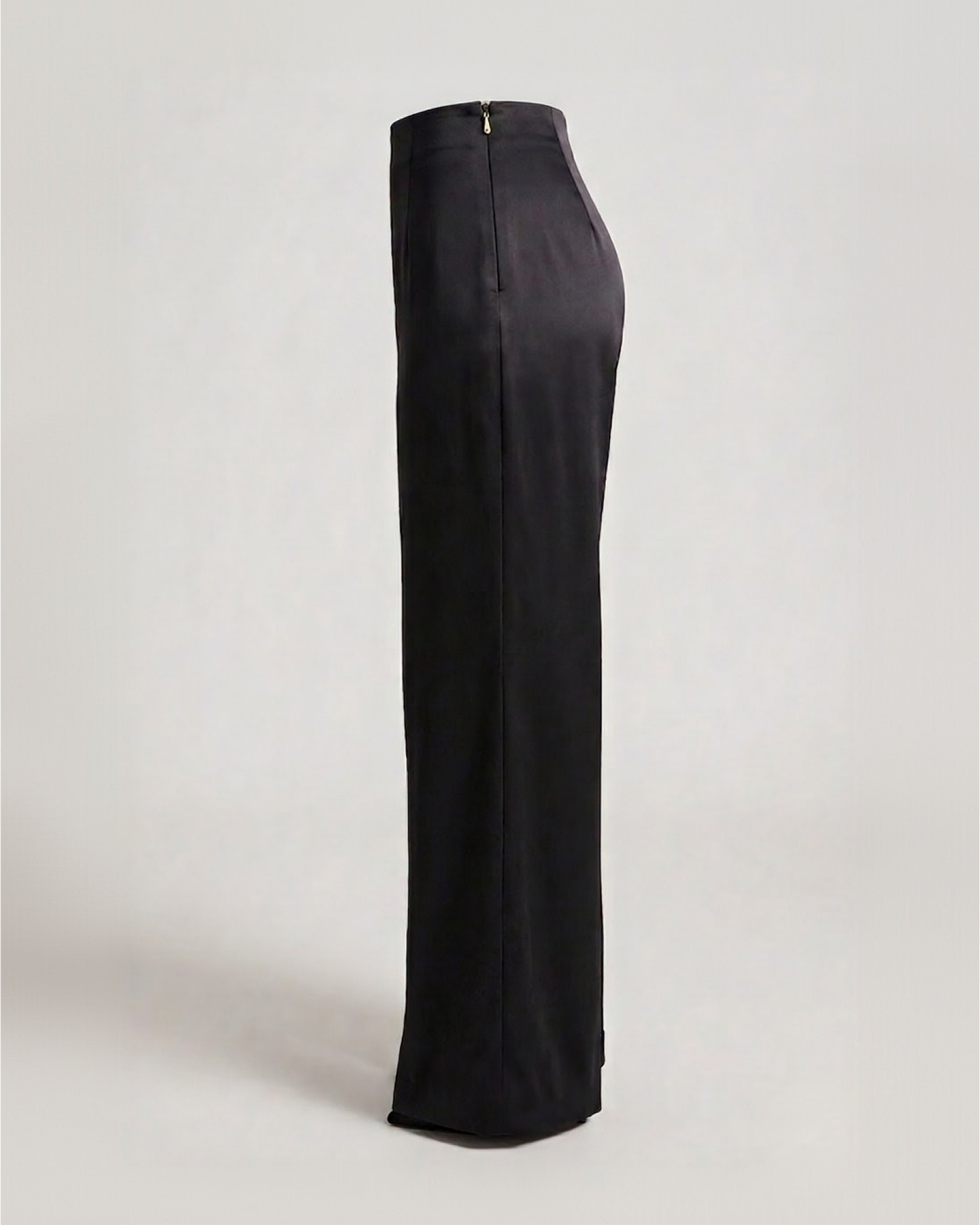 MUSE PANT black satin high-waist trouser and side zip – side view – YUMIS