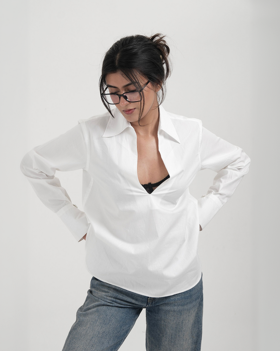 POPOVER SHIRT white relaxed fit poplin shirt – front three-quarter view – YUMIS